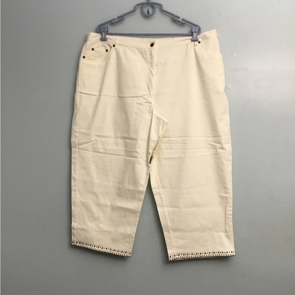 Ruby Rd. Women's Cropped Cream Jeans - Picture 8 of 16